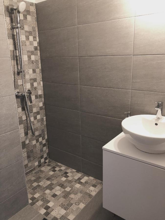 Lovely Downtown Home In بودابست المظهر الخارجي الصورة
