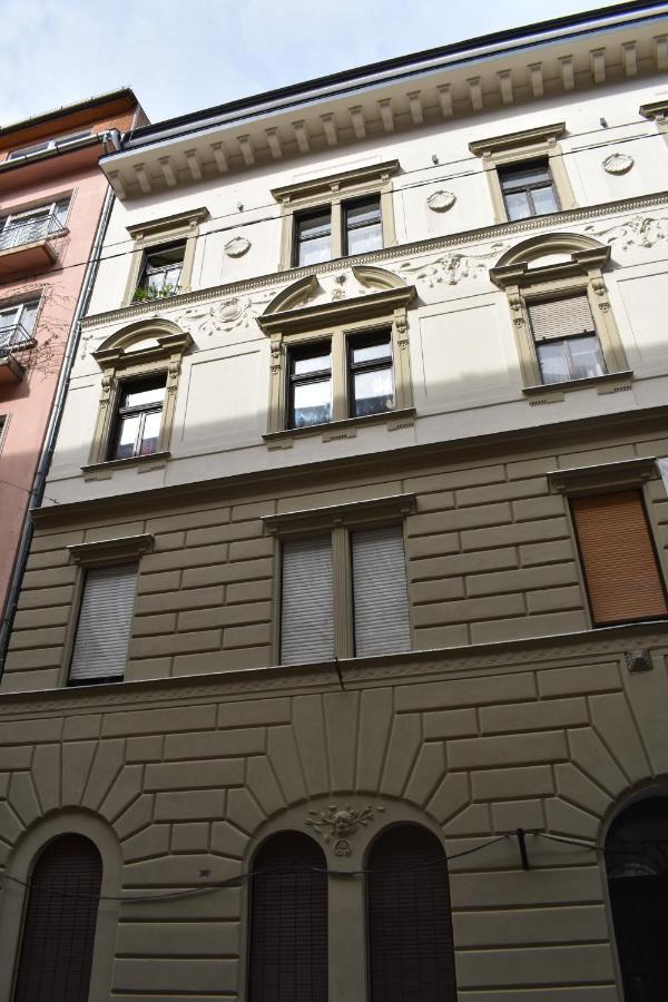 Lovely Downtown Home In بودابست المظهر الخارجي الصورة